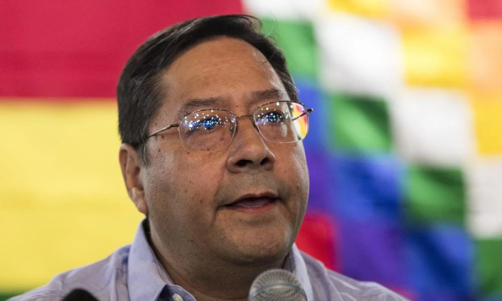 Boλιβία: Δριμύτατες κατηγορίες του προέδρου Arce εναντίον της Tesla